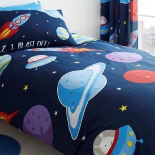 1-persoons jongens dekbedovertrek donkerblauw / blauw met raketten, planeten, sterren, spaceshuttle en ruimtewezens in de ruimte en heelal eenpersoons 140 x 200 cm